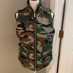 JCrew Mercantile camo vest size small